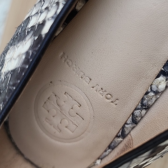 TORY BURCH Astoria Snakeskin Print Wedge Shoe 6 - Picture 7 of 13